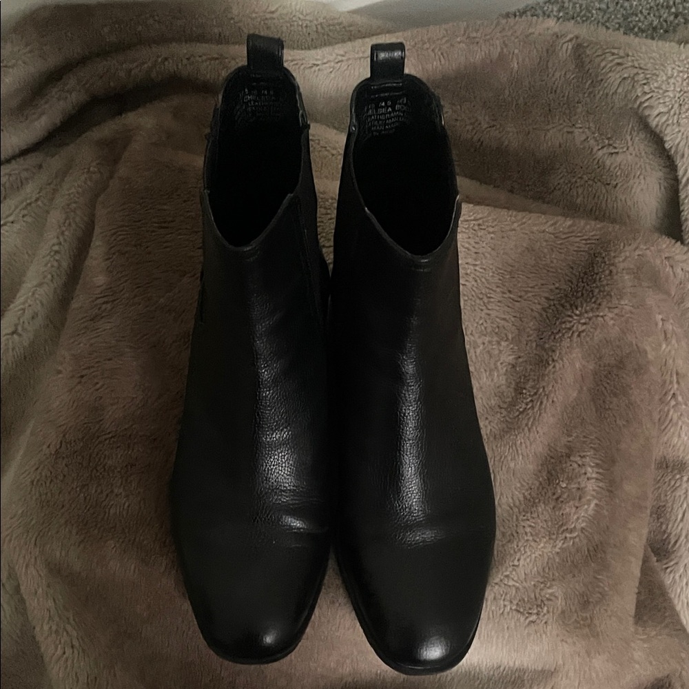 Kenneth Cole Reaction Black Ankle Chelsea Boot - Picture 2 of 8